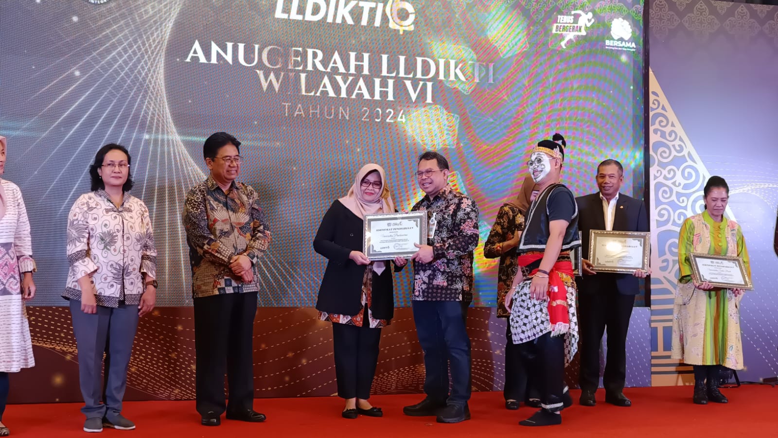 Penghargaan dari LLDIKTI 6 sebagai Pelopor Kegiatan Bursa Kampus Merdeka