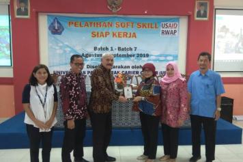 UPCC KERJASAMA USAID-RWAP BEKALI MAHASISWA UNPAND DENGAN PELATIHAN SOFTSKILLS SIAP KERJA
