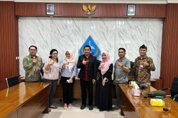 FE Unpand Tingkatkan Kompetensi Dosen